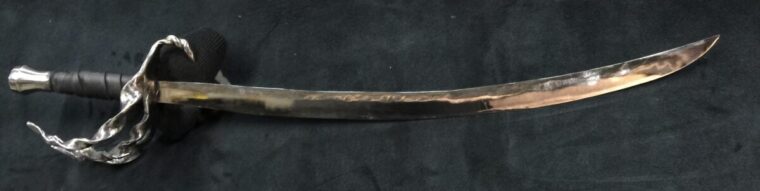 Twisted Hilt Heavy Cutlass - Image 2