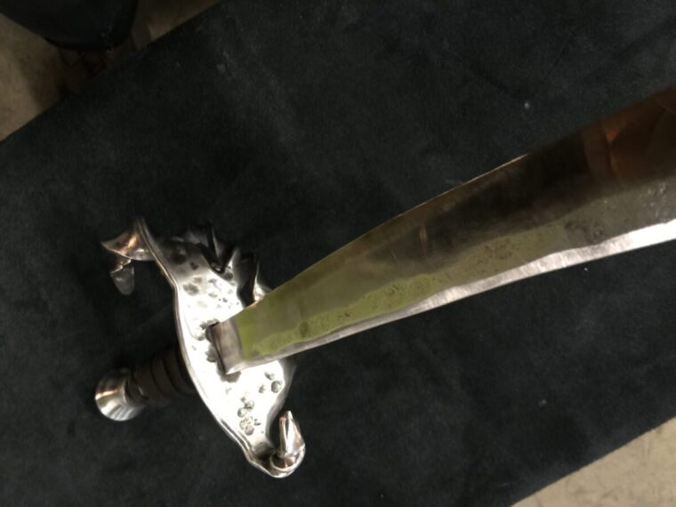 Twisted Hilt Heavy Cutlass - Image 3