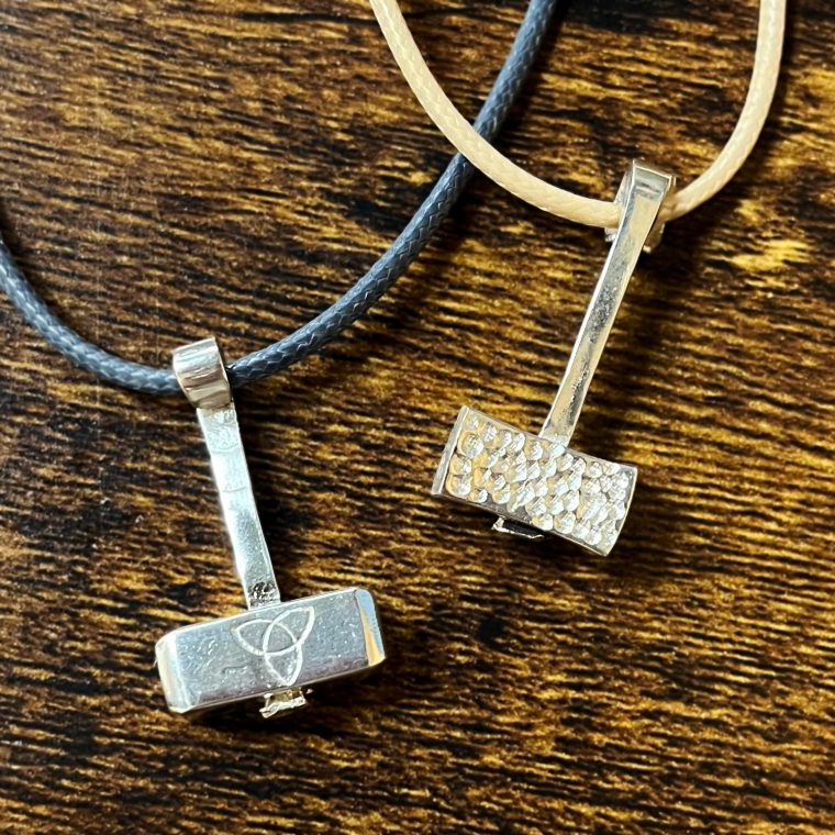 Mjini Mjölnir – small silver Thor's Hammer Necklaces